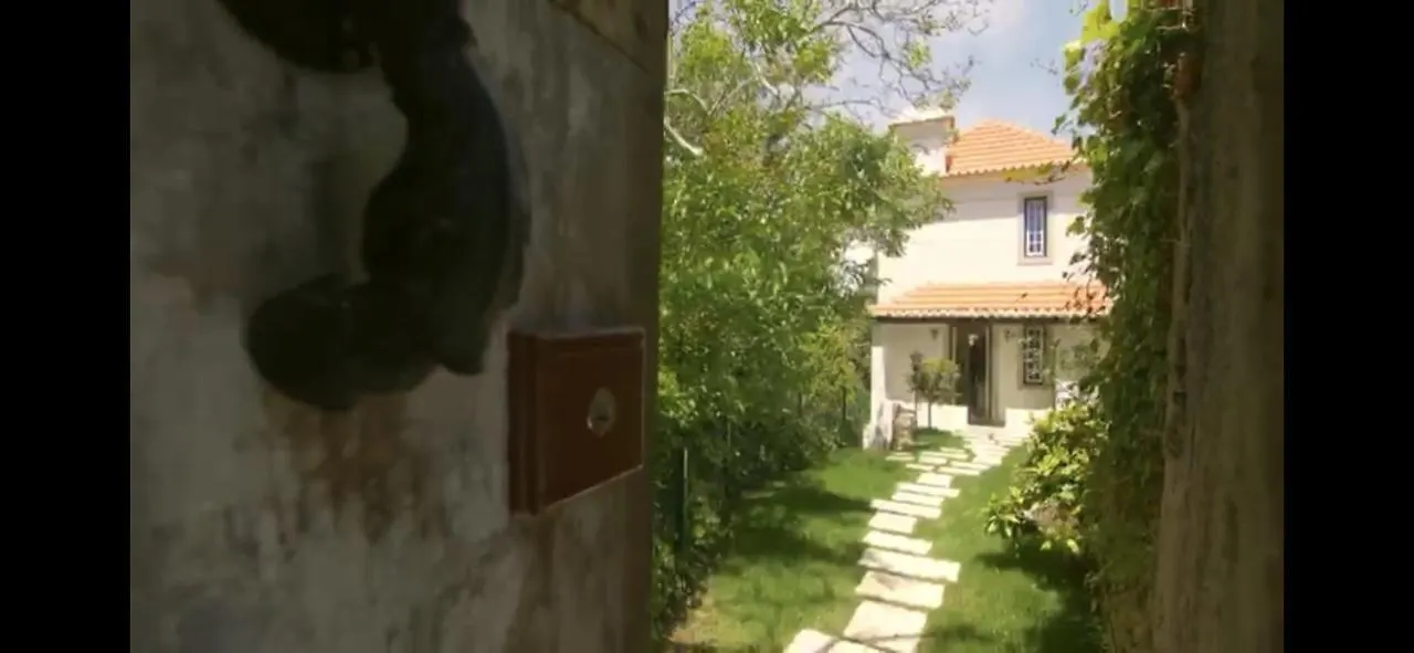 Entire House - Romantic Vintage Cottage Синтра Дом отдыха