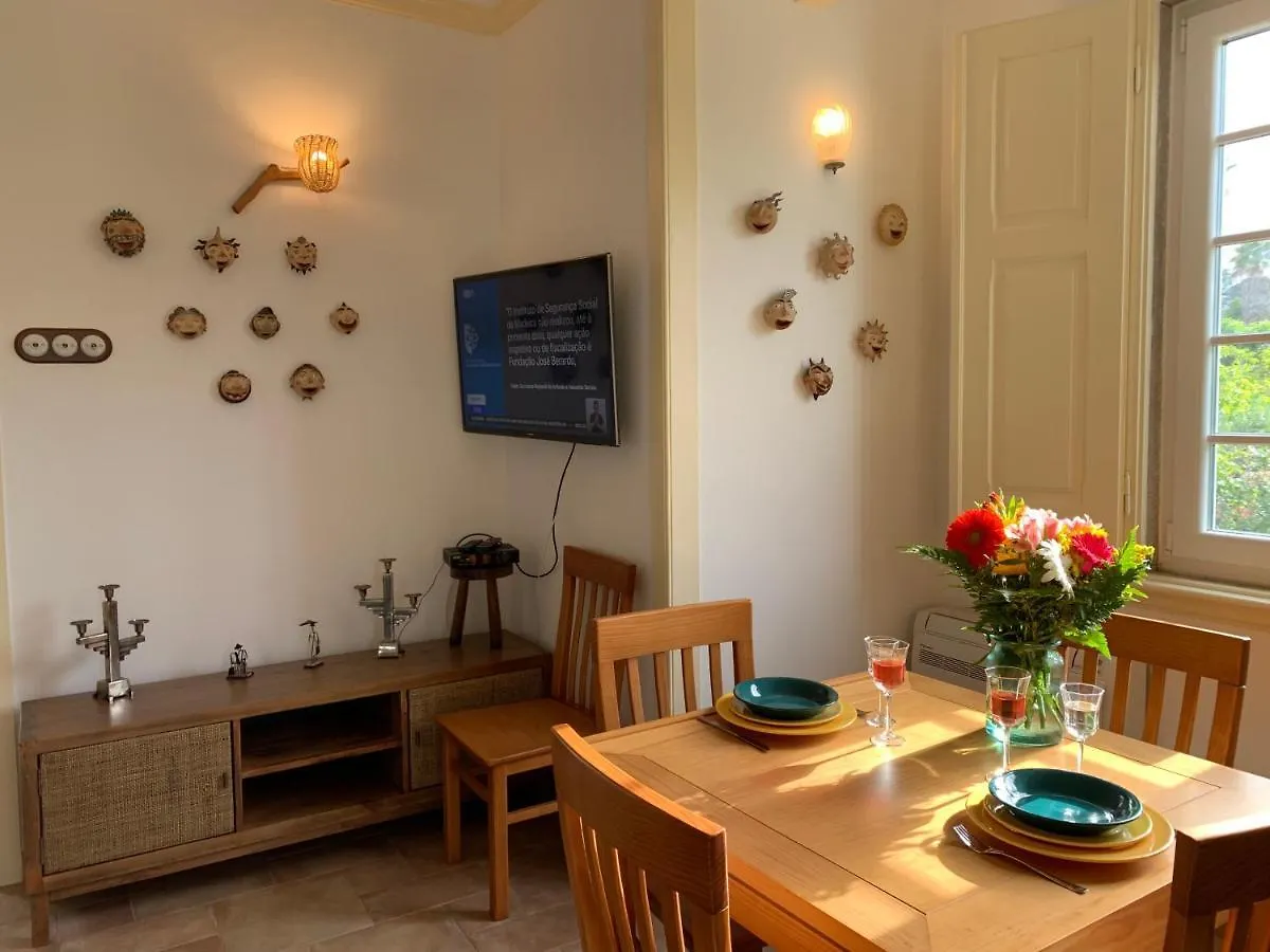 Holiday home Entire House - Romantic Vintage Cottage Sintra